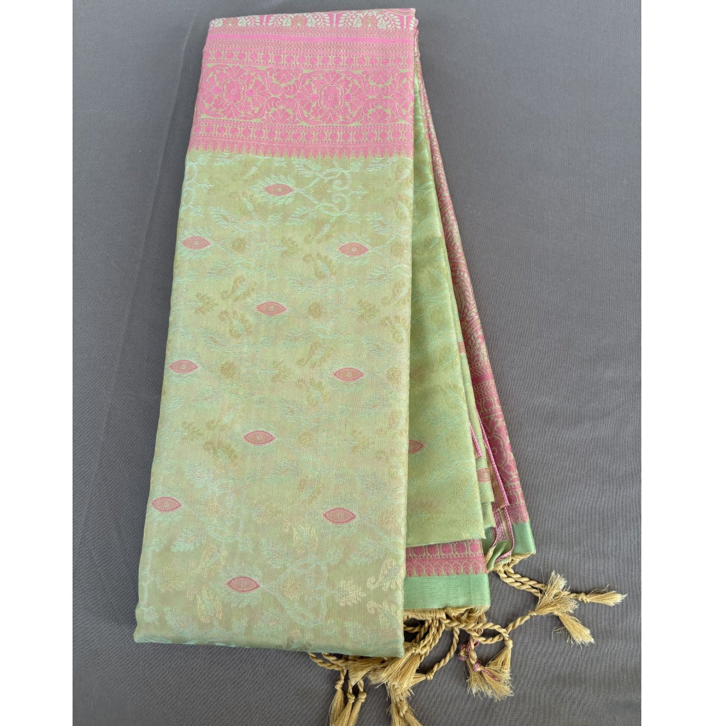 Light Green 1000 Butta Soft Silk Saree