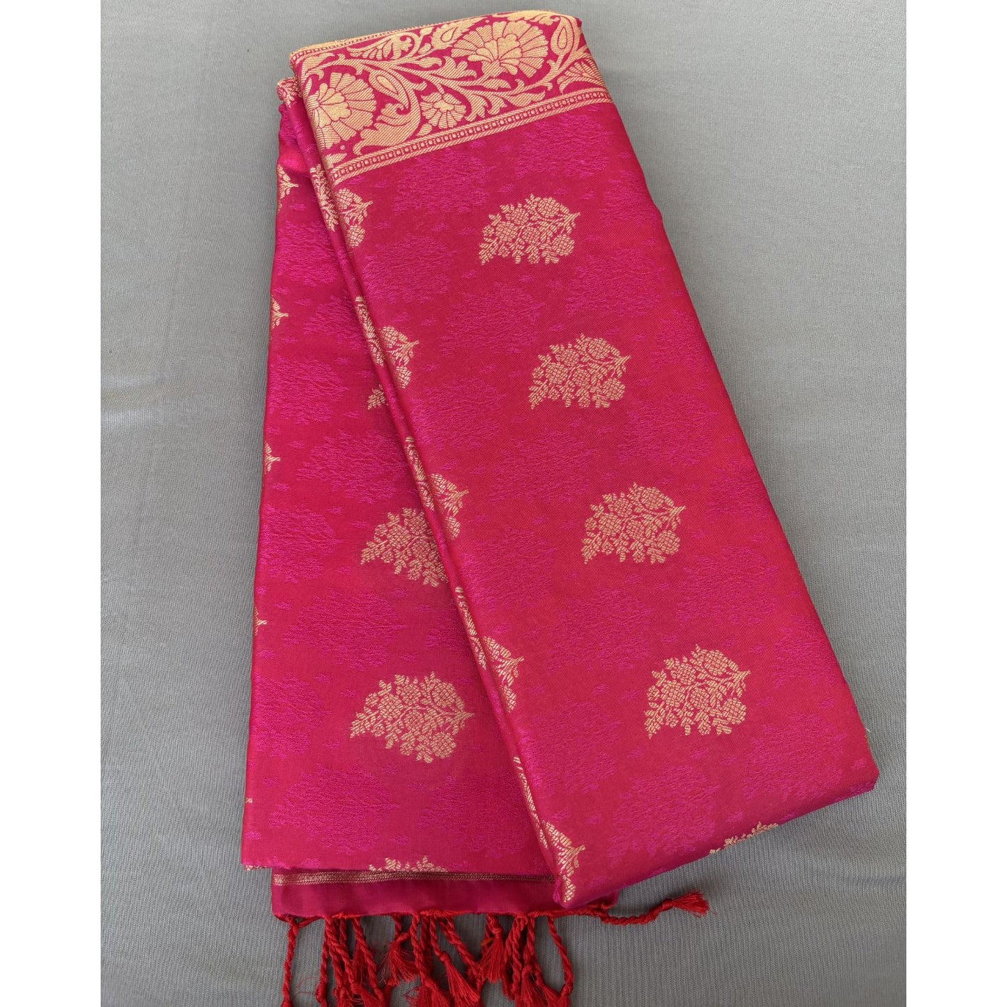 Pink ethnic Leaf motif Soft Silk Saree