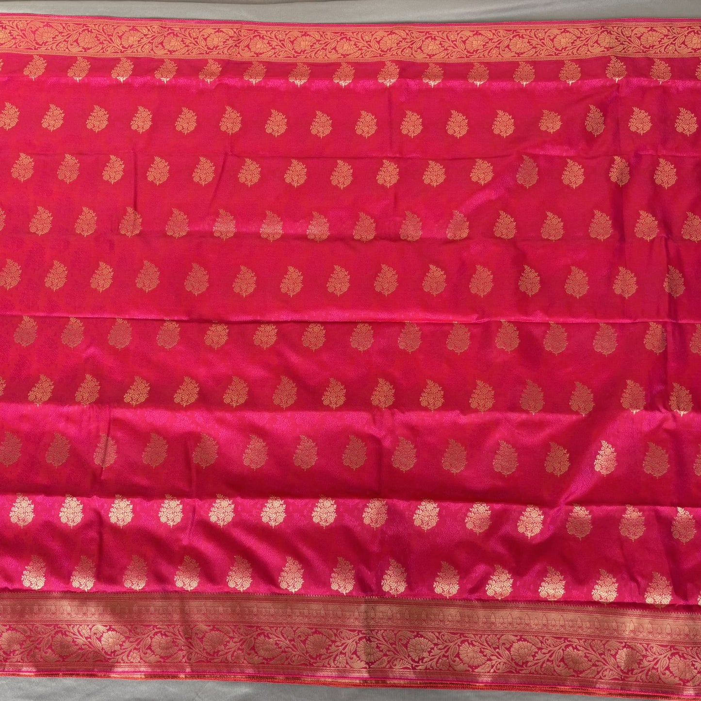 Pink ethnic Leaf motif Soft Silk Saree