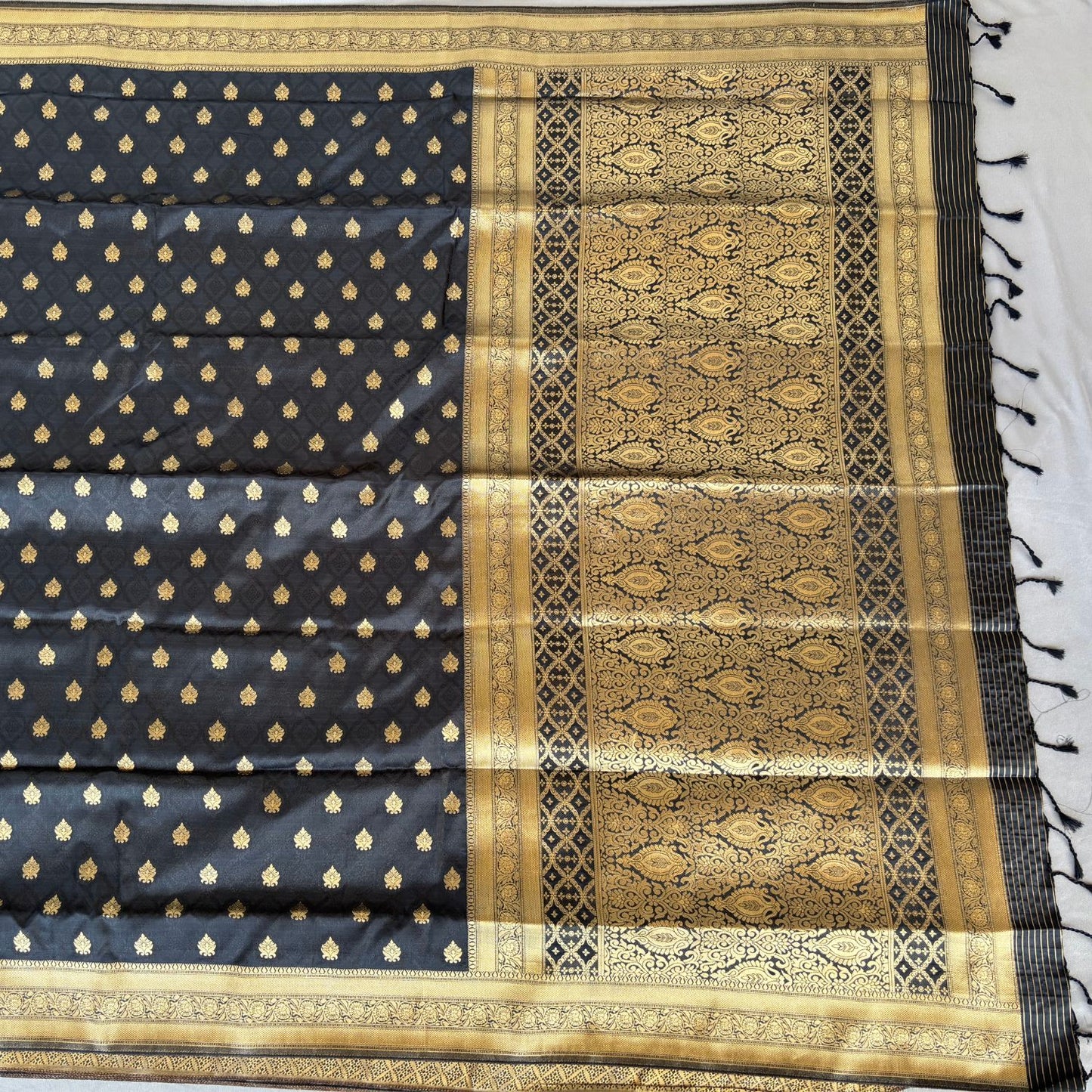 Black small leaf motif Soft  Silk Saree