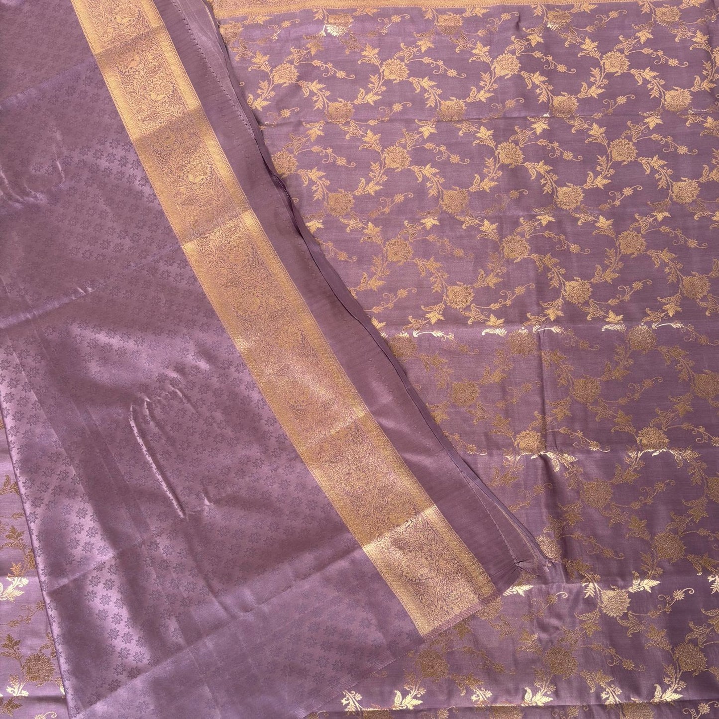 Lilac Rich Sheen Big Floral jal Silk Saree