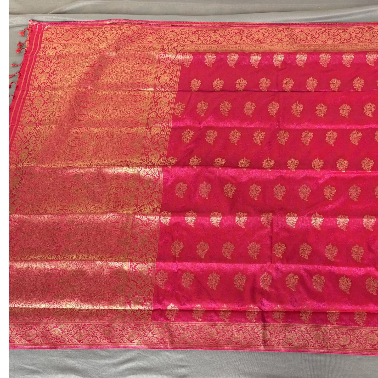 Pink ethnic Leaf motif Soft Silk Saree