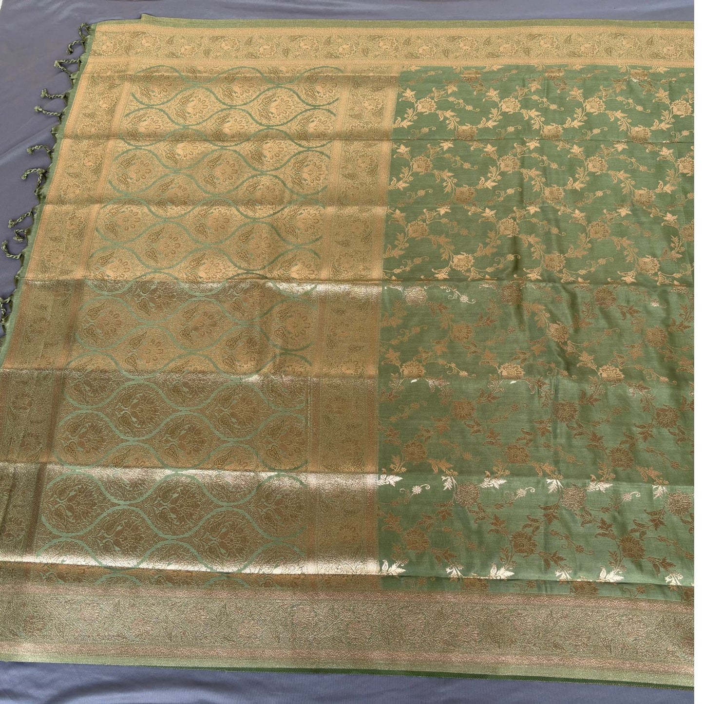 Green Rich Sheen Big Floral jal Silk Saree